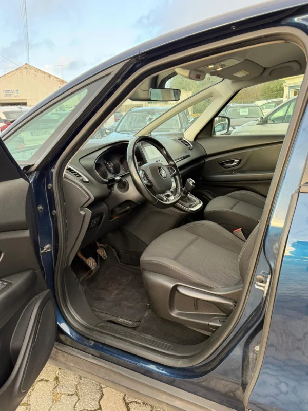 Renault Scénic Outro 9