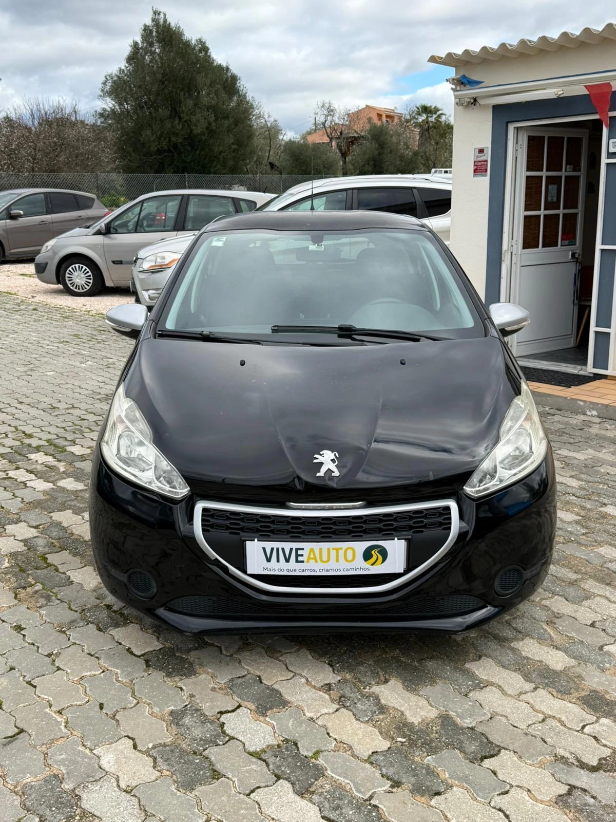 Peugeot 208 Outro 2