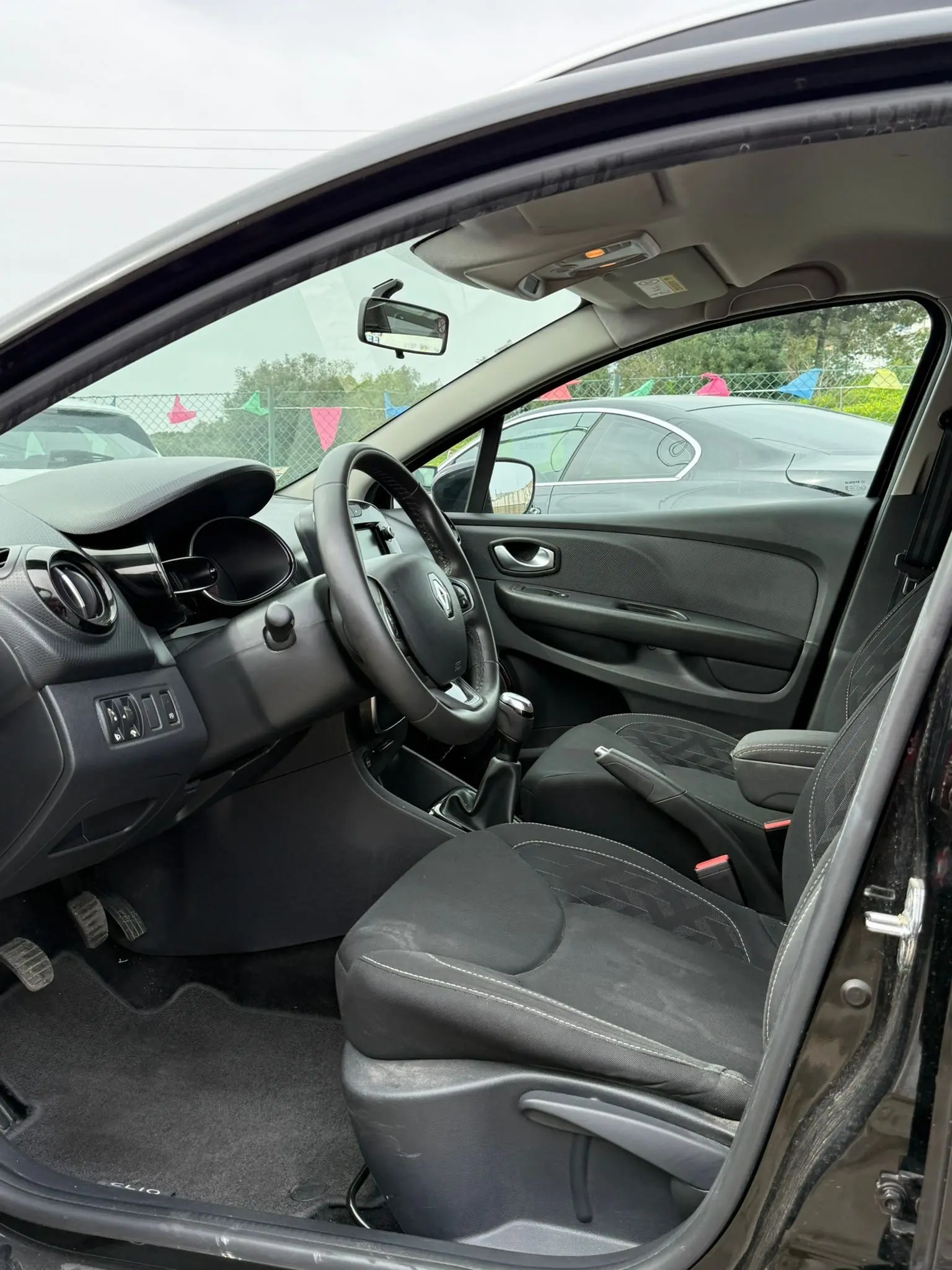 Renault Clio Outro 7