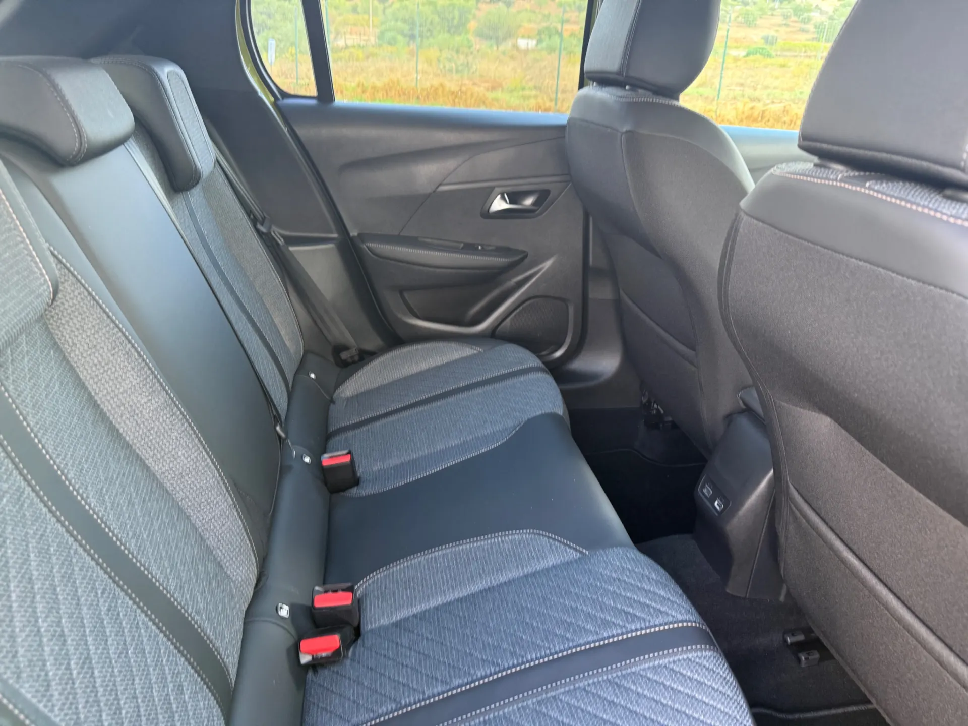 Peugeot 208 allure 8