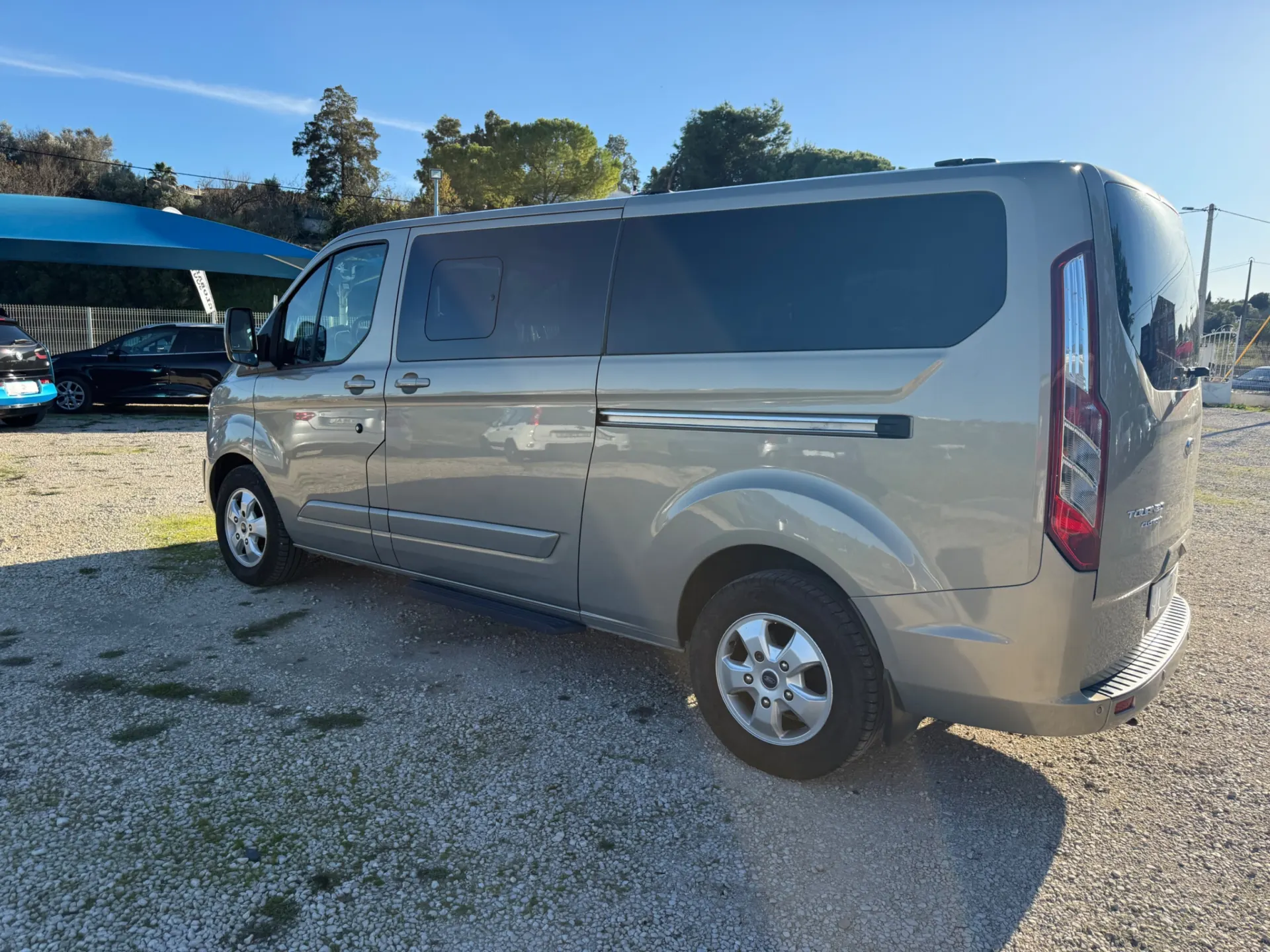 Ford Tourneo Custom 2