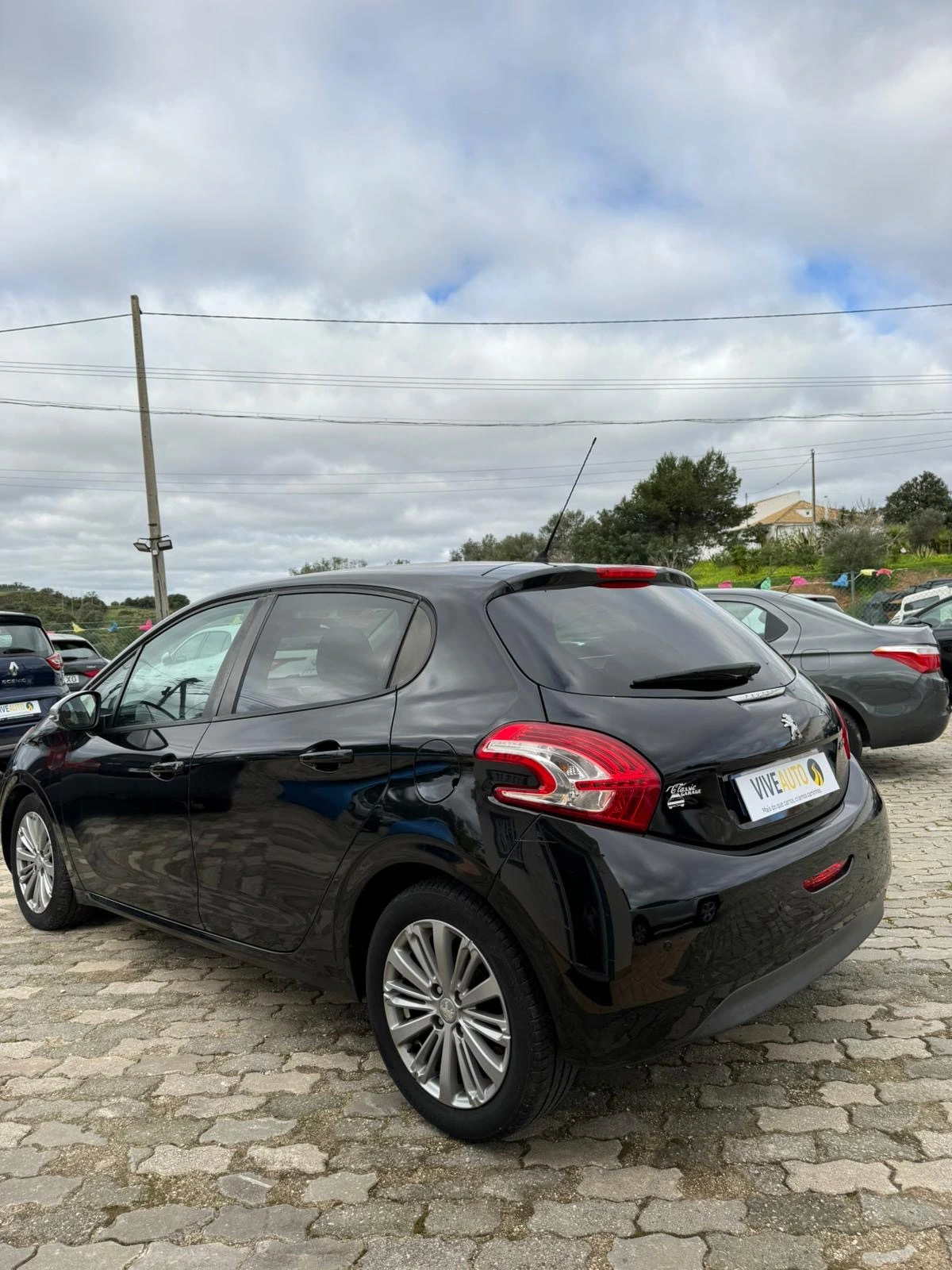 Peugeot 208 Outro 5