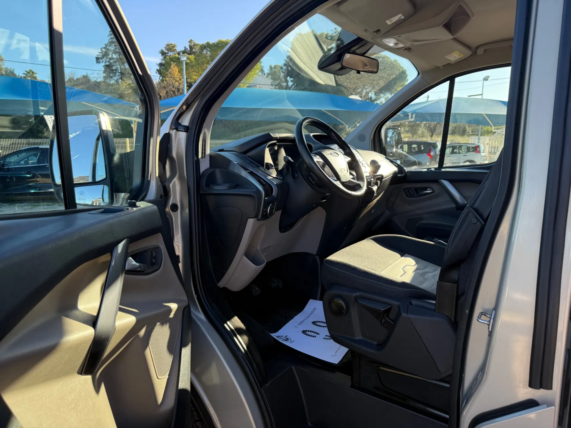 Ford Tourneo Custom 13