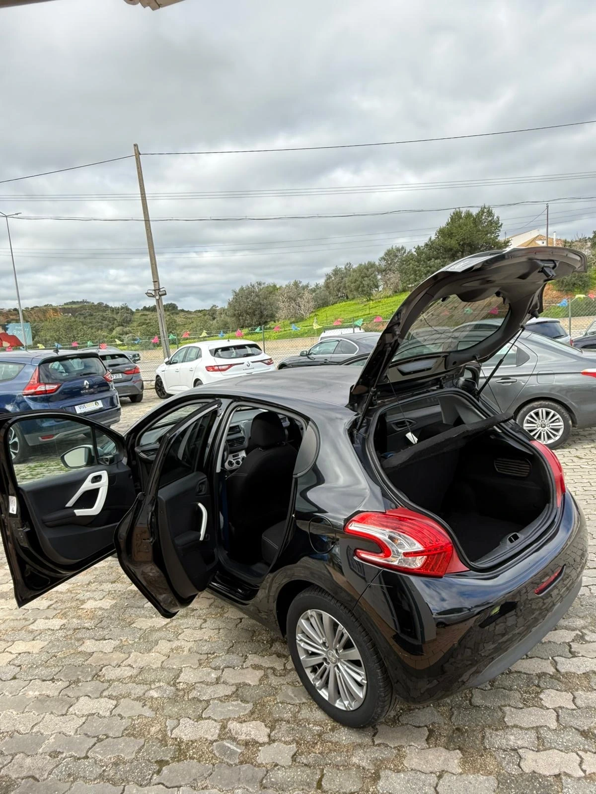 Peugeot 208 Outro 19