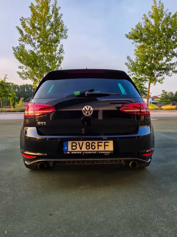 Volkswagen Golf 2.0 TSi GTI 7