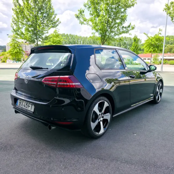 Volkswagen Golf 2.0 TSi GTi 9