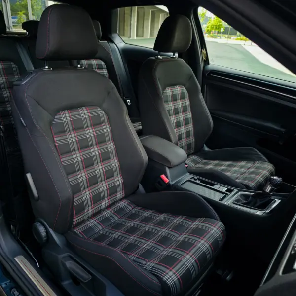 Volkswagen Golf 2.0 TSi GTi 11