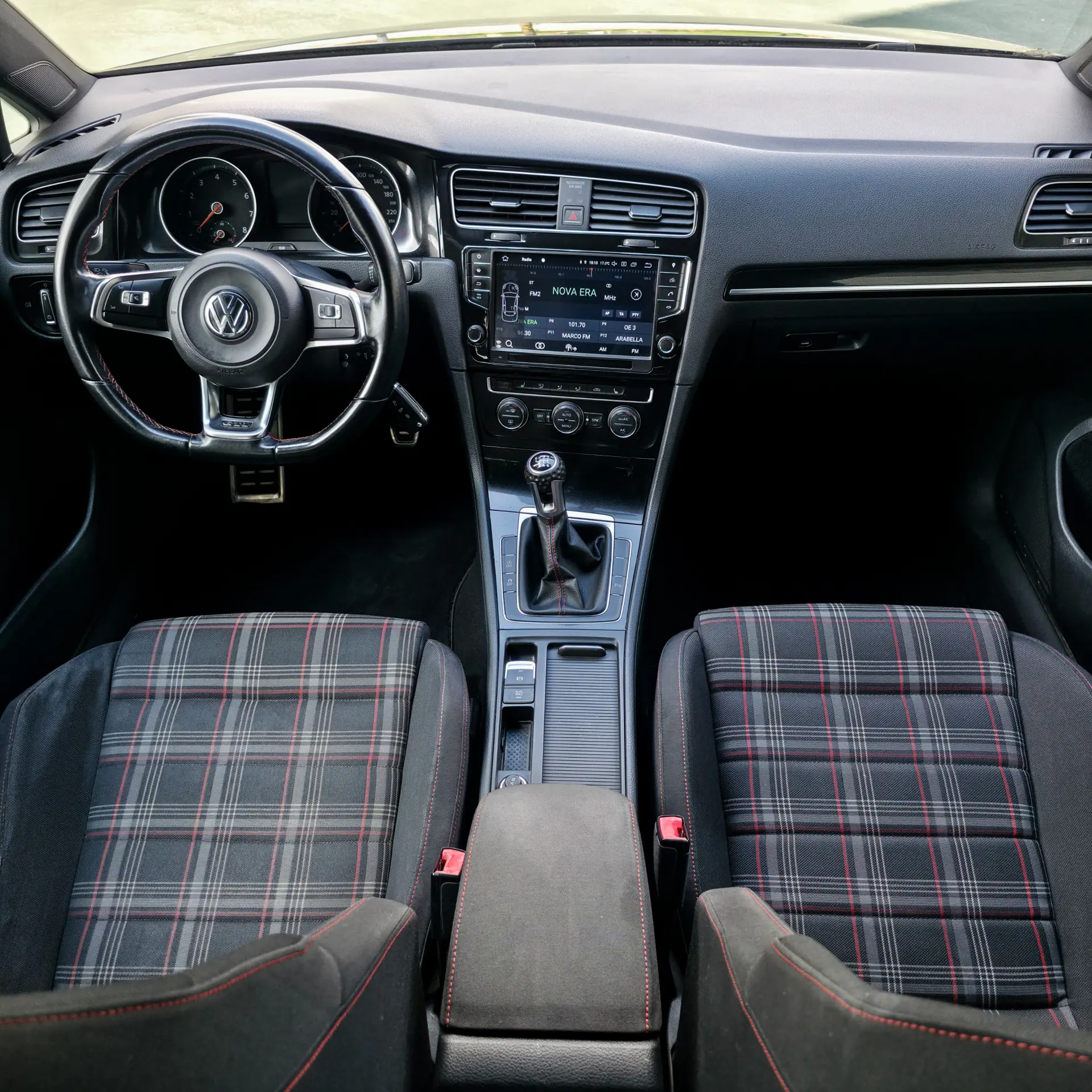 Volkswagen Golf 2.0 TSi GTi 13