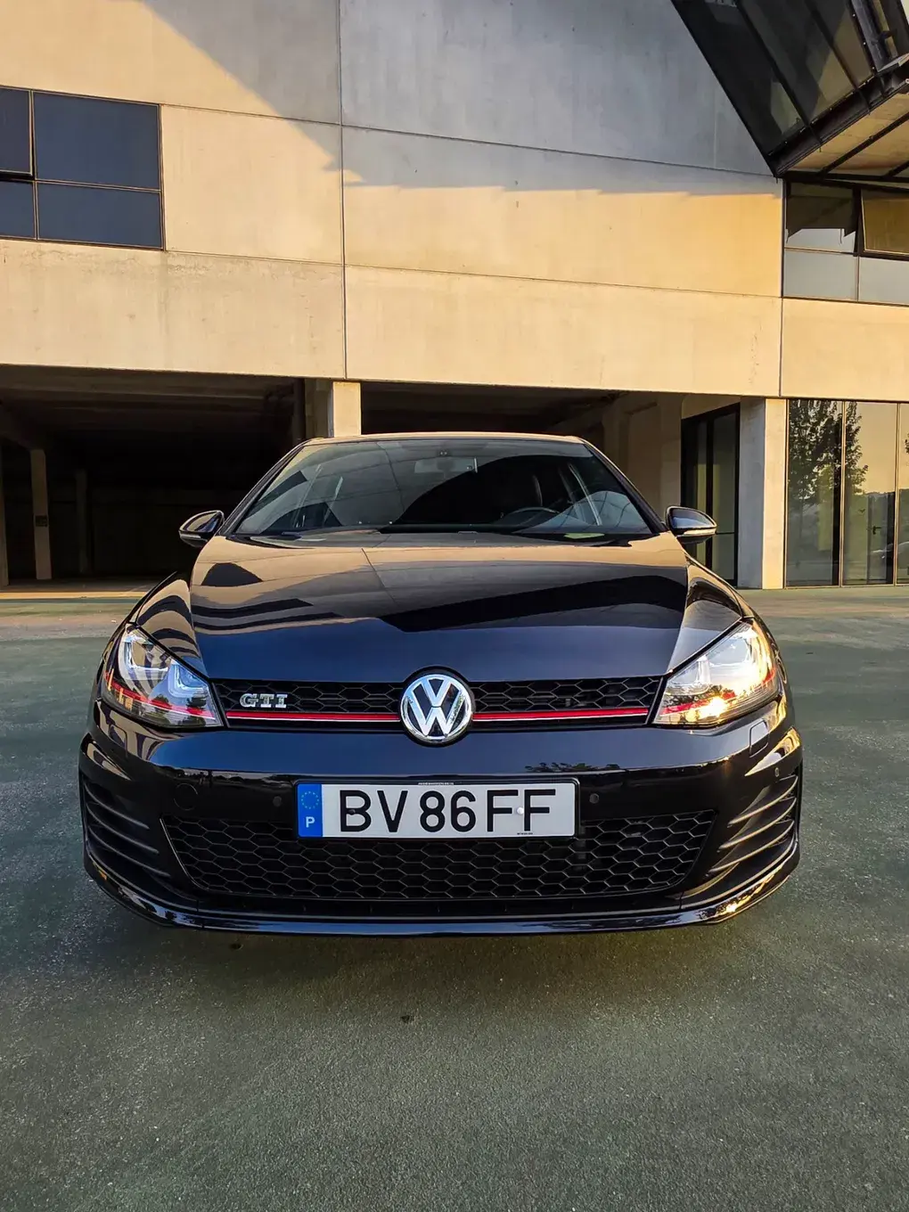 Volkswagen Golf 2.0 TSi GTI 2