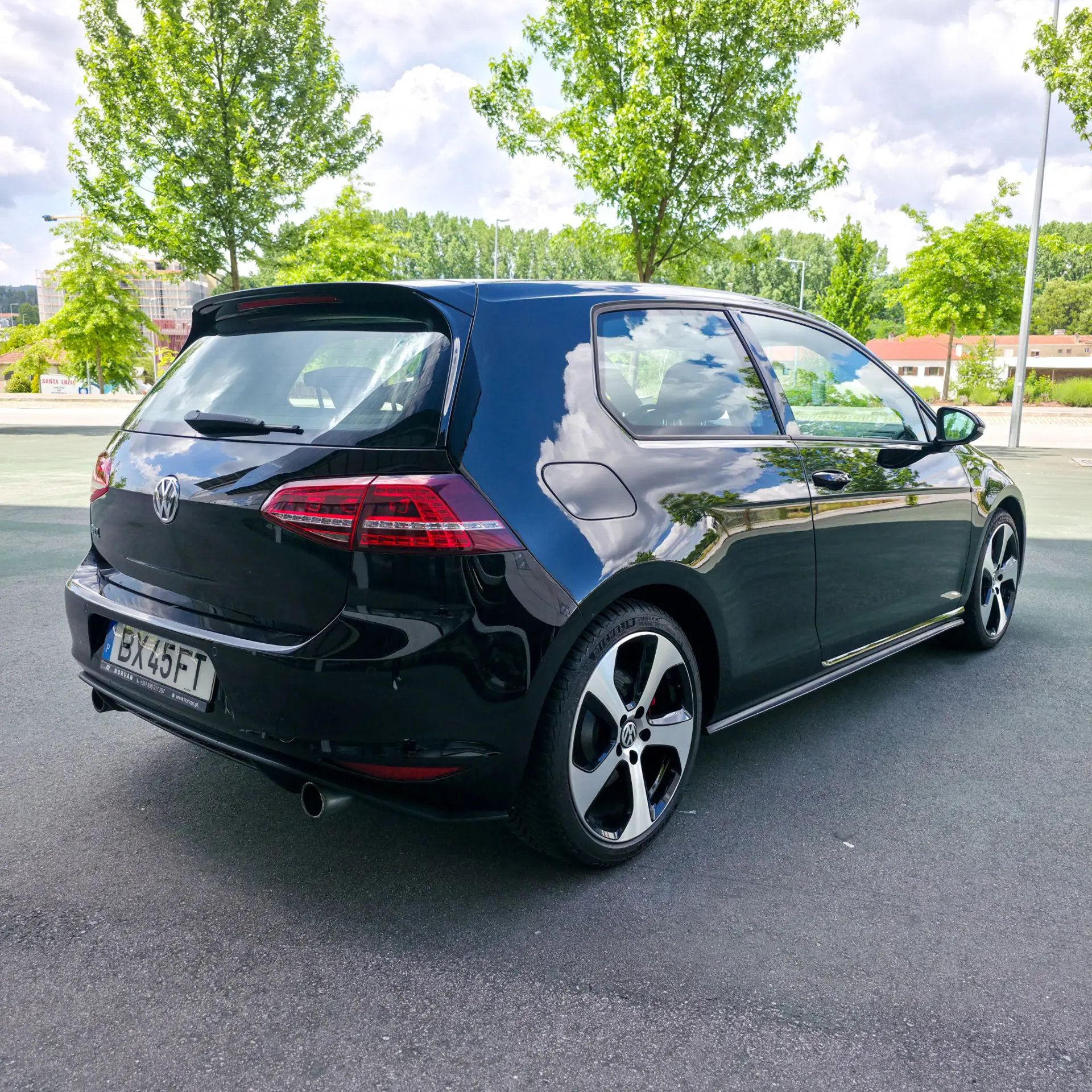 Volkswagen Golf 2.0 TSi GTi 9