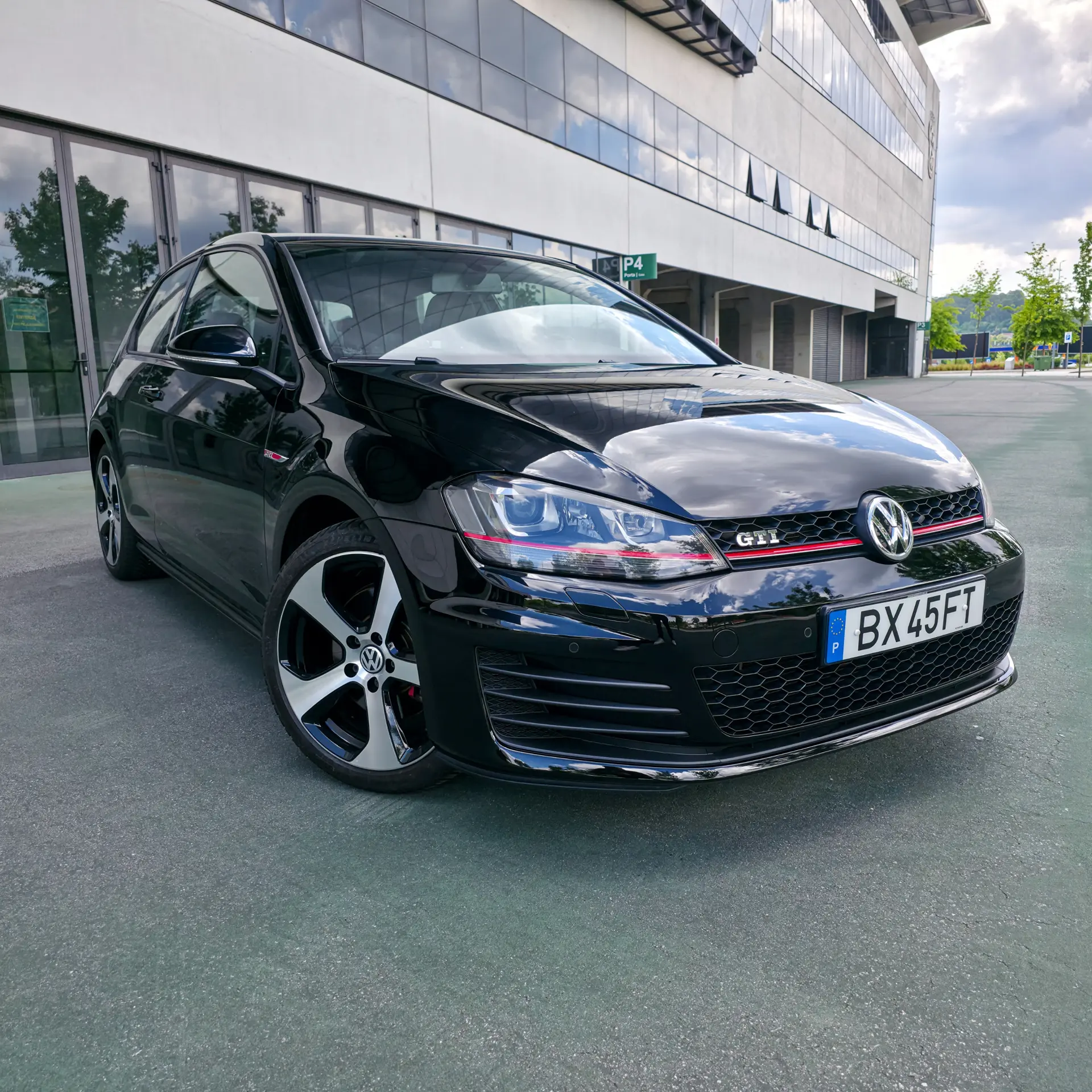 Volkswagen Golf 2.0 TSi GTi 1