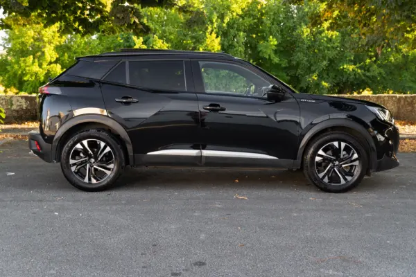 Peugeot 2008 1.2 PureTech GT 30
