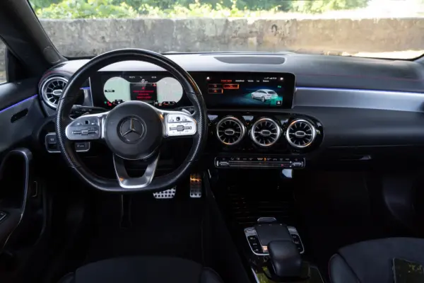 Mercedes-Benz CLA 180 d 7G-DCT AMG Line 10