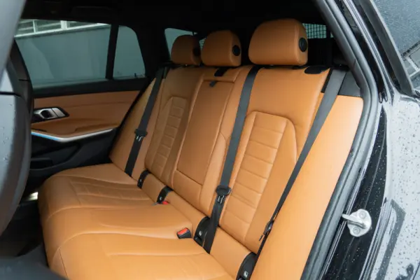 BMW 330 e Pack M Auto 51