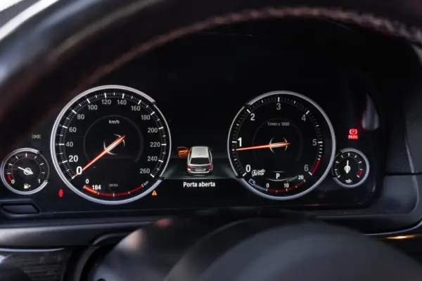 BMW 525 d Pack M Auto 11