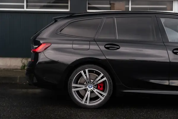 BMW 330 e Pack M Auto 34