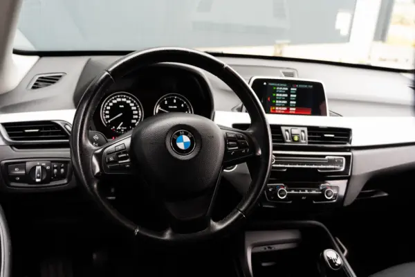 BMW X1 16 d sDrive Advantage 7