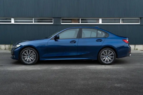 BMW 330 e Line Luxury Auto 30