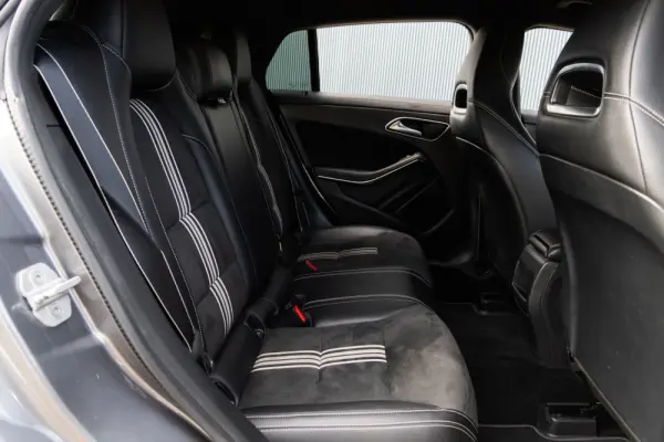 Mercedes-Benz CLA 180 d Shooting Brake AMG Line 28