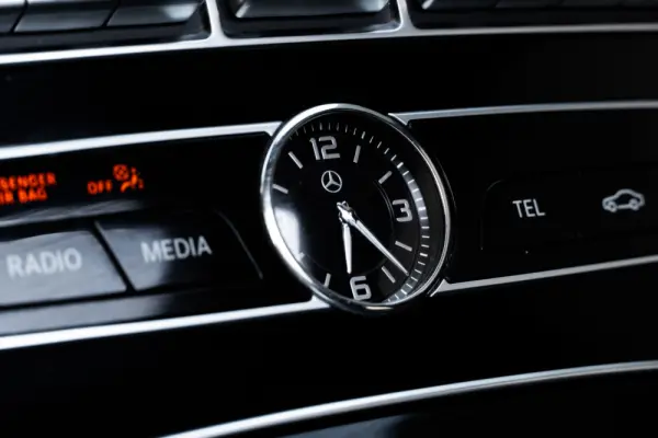 Mercedes-Benz E 220 d Avantgarde 24