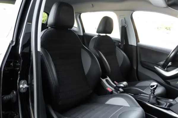 Peugeot 2008 1.2 PureTech Allure 32