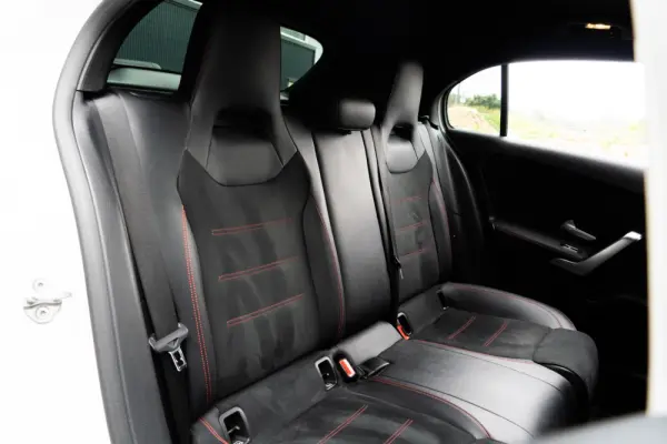 Mercedes-Benz A 180 d AMG Line Aut. 25