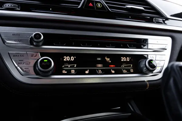 BMW 730 d Pack M Auto 22
