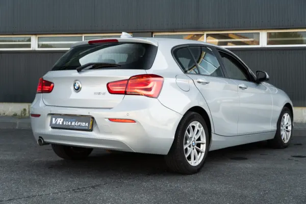 BMW 116 d Line Sport 4