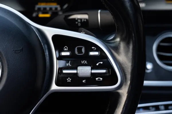 Mercedes-Benz E 220 d Avantgarde 49
