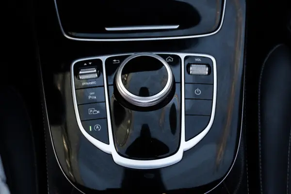 Mercedes-Benz E 220 d Avantgarde 21