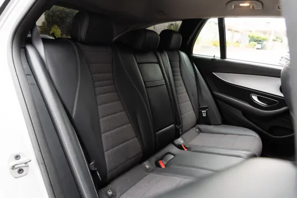 Mercedes-Benz E 220 D Avantgarde 41