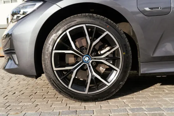BMW 320 53