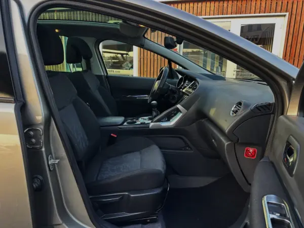 Peugeot 3008 1.6 HDi Sport 8