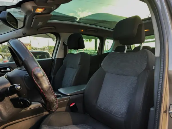 Peugeot 3008 1.6 HDi Sport 27