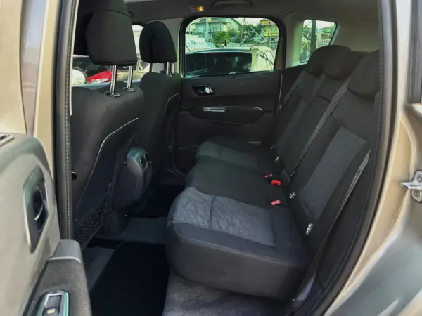 Peugeot 3008 1.6 HDi Sport 28