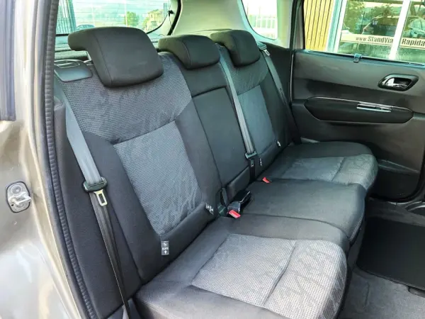 Peugeot 3008 1.6 HDi Sport 31