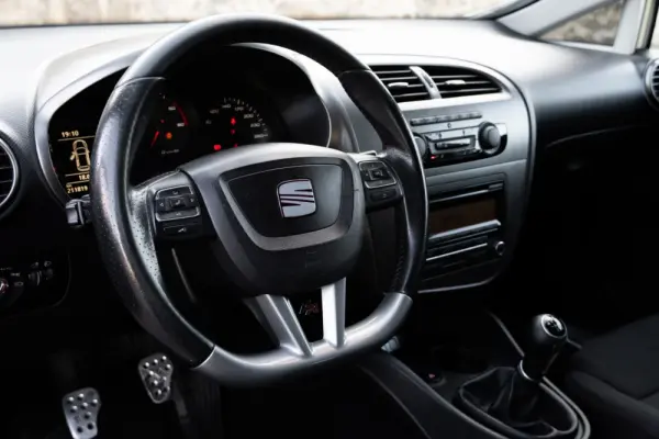 SEAT Leon 2.0 TDI FR DPF 8