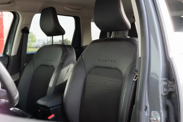 Dacia Duster 1.0 TCe Prestige 8