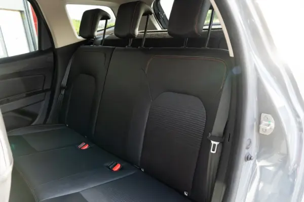 Dacia Duster 1.0 TCe Prestige 9