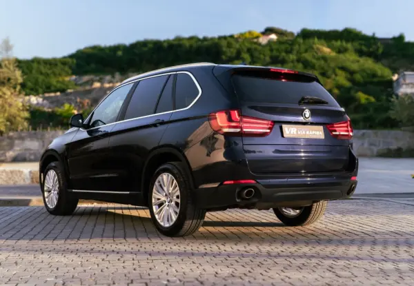 BMW X5 25 d sDrive Comfort 7L 4