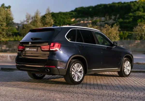 BMW X5 25 d sDrive Comfort 7L 6