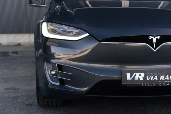 Tesla Model X 26