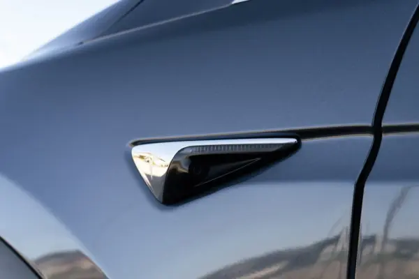 Tesla Model X 35