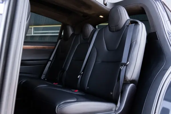 Tesla Model X 48
