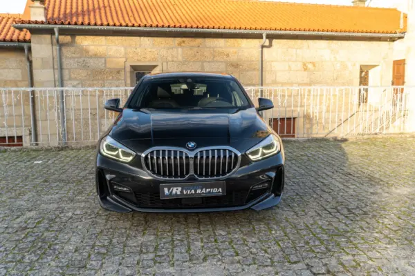BMW 116 d Pack Desportivo M Auto 2