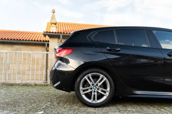 BMW 116 d Pack Desportivo M Auto 12