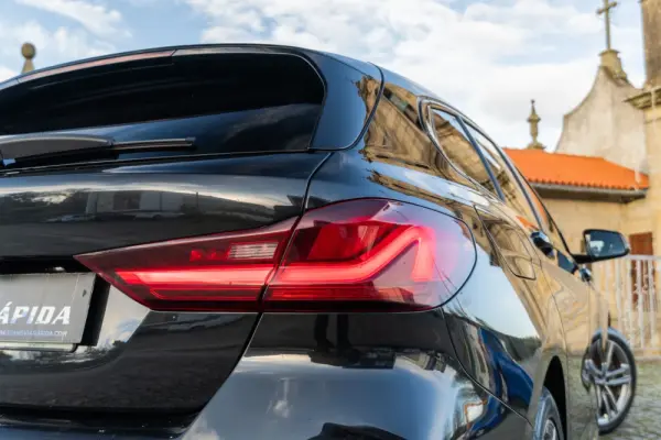 BMW 116 d Pack Desportivo M Auto 21