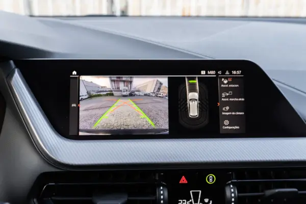BMW 116 d Pack Desportivo M Auto 27