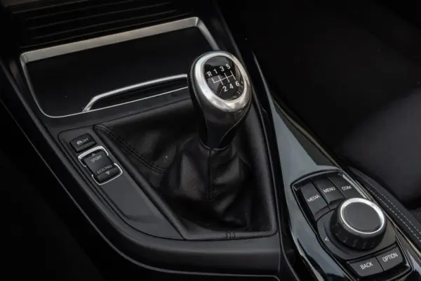 BMW 218 d Cabrio Line Sport 11