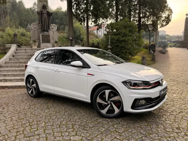 Volkswagen Polo 2.0 TSI DSG GTI 3
